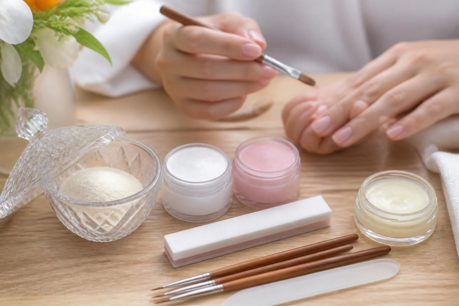 découvrez notre kit professionnel de manucure japonaise, réunissant tous les essentiels pour une pose parfaite et des ongles naturellement brillants.